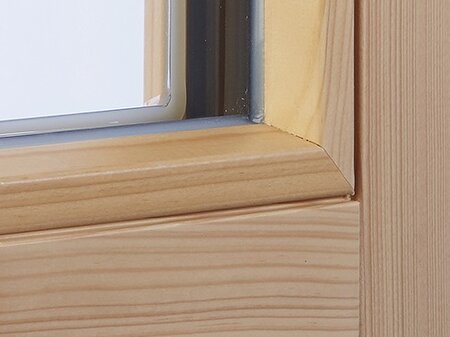 Innenseite Fensterecke "NATURAL CLASSIC" mit Fokus auf Holzrahmen und Glasleiste